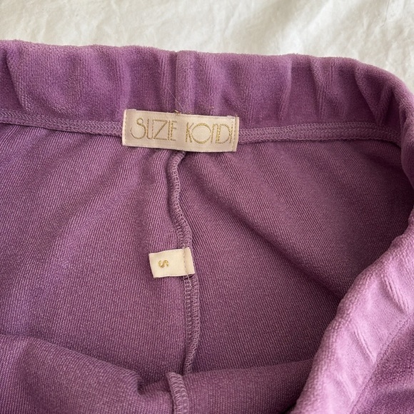 Suzie Kondi Velour set - Picture 8 of 9